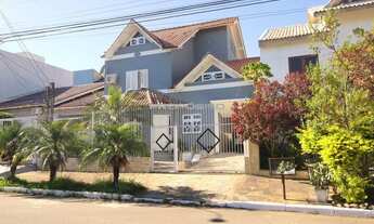 Imagem: Sobrado no Moinhos de vento em Canoas!