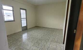 Imagem 6: Franklin Corretor de Imóveis aluga amplo apartamento de 2 quartos