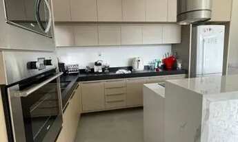 Imagem 2: Sobrado em Condomínio para Venda em Taubaté, Residencial Ouroville, 3 dormitórios, 3 suíte