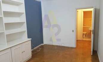 Imagem 6: Apartamento espaçoso com 3 dormitórios, sendo 2 suítes com janelões em rua tranquila do Ja