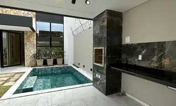 Imagem 2: Casa linda com piscina, bem localizada para venda!