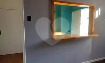 Imagem: Apto de frente, 2 D com sacada e ensolarado