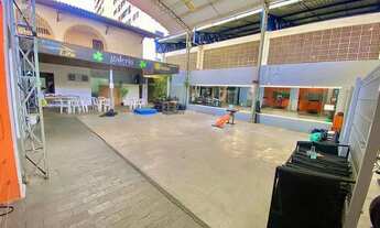 Imagem 2: Salão esportivo dentro de academia