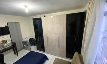 Imagem 3: Oportunidade! Studio de 37 m2 recém reformado na Aclimação com ambientes divididos!