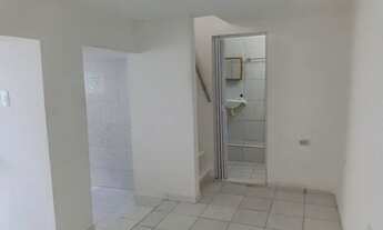 Imagem 2: Aluga_se apartamento pequeno ! Garagem só p/ motos!