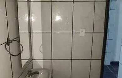 Imagem 5: Casa toda reformada ,muito bonita,bras de pina ,aluguel 700 reais