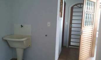 Imagem: Aluga-se casa de fundo (Entrada Independente