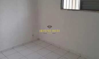 Imagem 2: Apartamento Térreo para Aluguel com 2 Dormitórios e 1 Vaga de garagem descoberta no Condom