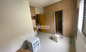 Imagem 7: Casa no Condomínio Residencial Andrade1 disponível para venda em Uberlândia-MG