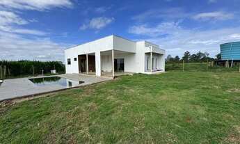 Imagem 3: Sítio com Piscina e Casa Moderna