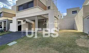 Imagem: Sobrado com área 301,27 m² sendo 181 m²