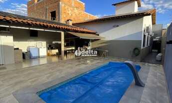 Imagem 3: Casa com 3 quartos sendo 1 suite disponível para venda no bairro Jardim Patrícia em Uberlâ