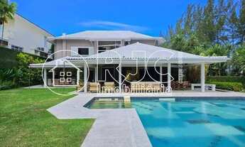 Imagem: Casa de condomínio para venda tem 832 metros