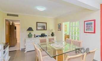 Imagem 7: Casa em Porto Alegre, no bairro Ipanema, com 4 dormitório(s), e 4 banheiros, par