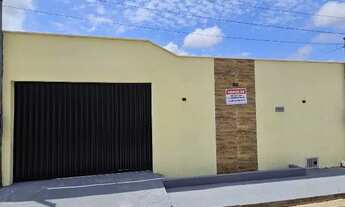 Imagem 2: Casa nascente murada no Portal do Paço 2, reformada, com registro e aceita financiamento