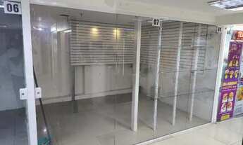 Imagem 4: Galeria na tijuca loja na frente