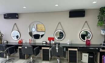 Imagem: Salão de Cabeleireiro completo e montado