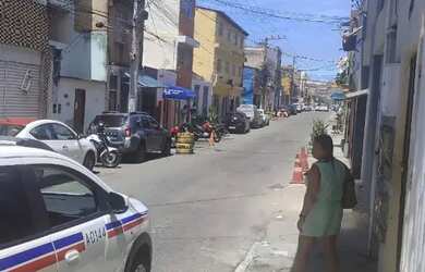 Imagem 2: Imóvel comercial para aluguel e venda possui 176 metros Boca do Rio - Salvador - BA