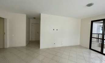 Imagem 7: Amplo apartamento para venda com 3 quartos, sendo 1 suíte, dependência completa, 1 vaga co