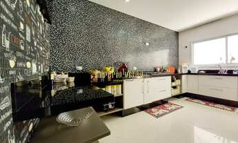 Imagem 4: Excelente imóvel de Alto Padrão à venda no Condomínio Arujá 5, ótimo investimento para que