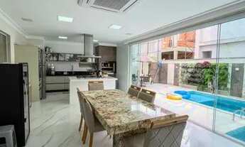 Imagem 7: Casa de condomínio para venda possui 360 metros quadrados com 4 quartos