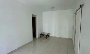 Imagem 6: Sala ampla com sacada, 2 quartos, sendo 1suite, dependências completas. 1 vaga na garagem