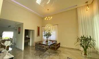 Imagem 2: Casa de condomínio sobrado para venda tem 301 metros quadrados com 3 quartos