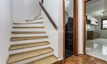 Imagem 6: Casa de 04 dormitórios sendo uma suíte no Bairro Menino Deus