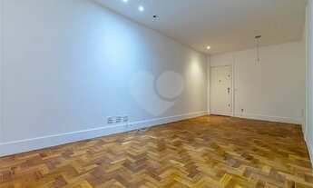 Imagem 2: Laranjeiras em rua arborizada 90m² reformado 3 quartos (1 suíte) e cozinha com armários va