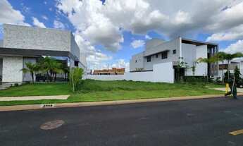 Imagem 2: Terreno à venda no Condomínio Jardim Versailles tem 425 m²