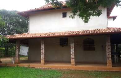 Imagem 2: Excelente Chácara, 04 Dts, 03 salas, Terreno de 2.000 m² plano !!