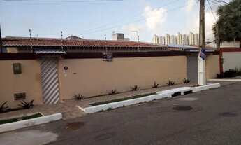 Imagem: ALUGO Excelente casa com piscina e jardim