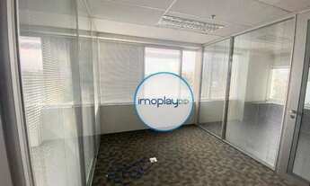 Imagem 3: Laje comercial com 218m² piso elevado com carpete, 04 banheiros, salas de reuniões e 08 va