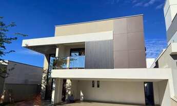 Imagem 6: Casa Estilo Sobrado à venda possui 313 m² com 4 Suítes, Acabamento de Altíssimo Padrão