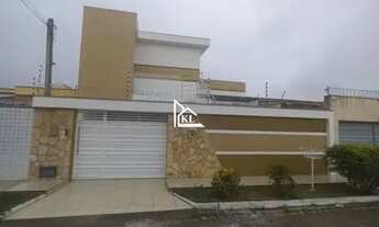 Imagem: Casa duplex com piscina e churrasqueira