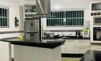 Imagem 4: Sobrado para venda possui 300 metros quadrados com 5 quartos em Real - Praia Grande - SP