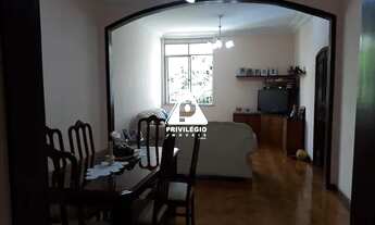 Imagem 2: Rua nobre de Laranjeiras, apartamento, sala 2 ambientes, 3 quartos, dependência completa