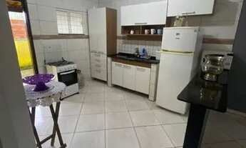 Imagem 3: Casa no verão vermelho 2