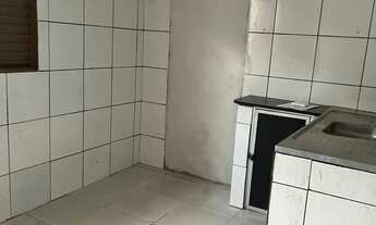 Imagem 2: Casa tipo kit net ( área , quarto,banheiro , cozinha e área serviço