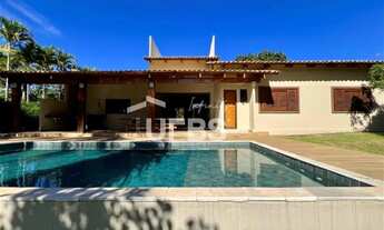 Imagem 3: Casa térrea no Aldeia do Vale, lote com 1.296m² e 330m² de construção, com 5 suítes, 4 suí