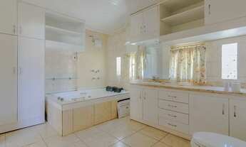 Imagem 3: Excelente casa de 308 m² com 4 suítes e 4 vagas de garagem