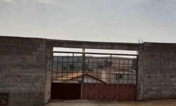 Imagem 3: Terreno todo murado