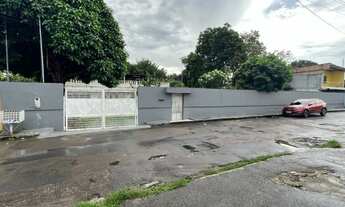 Imagem 2: Casa no Aleixo Casa com 4 dormitórios