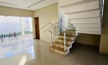 Imagem 7: Linda casa para LOCAÇÃO no condomínio Maria Dulce - 3 suítes sendo 2 com closet - escritór