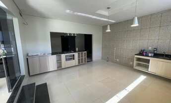 Imagem 3: Aluga-se Centro Quarto com aluguel por R$3.000 /mês