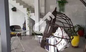 Imagem 3: ABRANTES, Estrada do Coco. Duplex em condomínio fechado, são 3 suítes sendo 1 térrea. Área