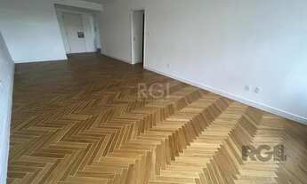 Imagem 3: Apartamento de três dormitórios, suíte e duas vagas de garagem na Rua Ramiro Barcelos, bai