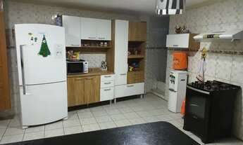 Imagem 4: Casa duplex com área de lazer na cobertura e vista para o mar , ao lado da ladeira da sé