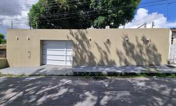 Imagem: Japiim - casa residencial mais galpão de