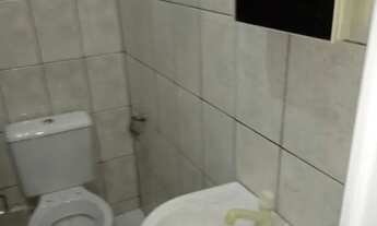 Imagem 5: Casa com 2/4 Sala Cozinha e Baheiro